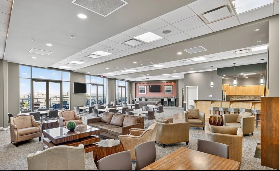 Building Photo - 120 S 31st Ave