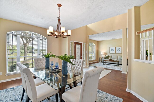Building Photo - Beautifully Updated Home in Sugar Land’s S...