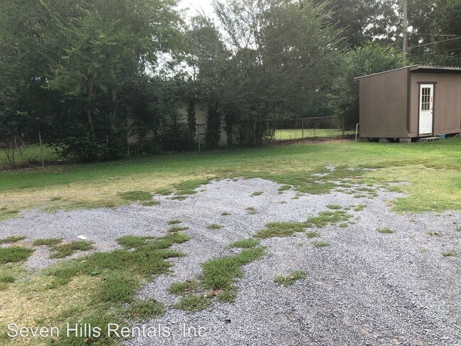 Building Photo - 1027 W Main St