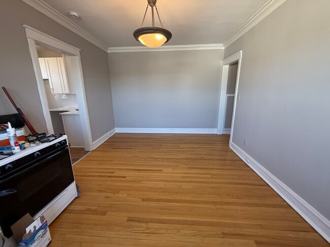 Building Photo - 3943 N Kostner Ave