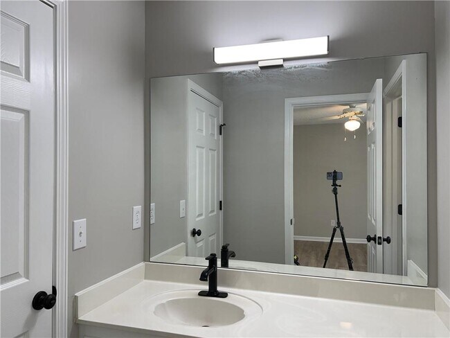 Building Photo - 12560 Crabapple Chase Dr