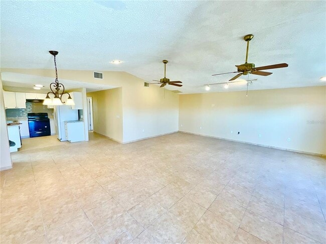 Building Photo - 3127 Corona Dr
