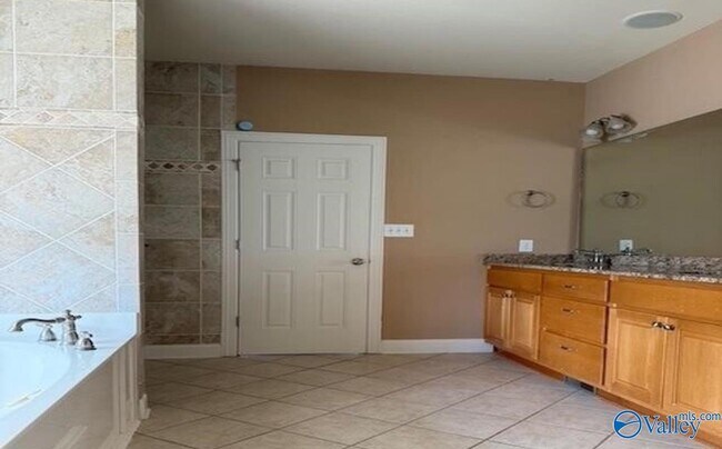 Building Photo - 110 Arrow Path Dr