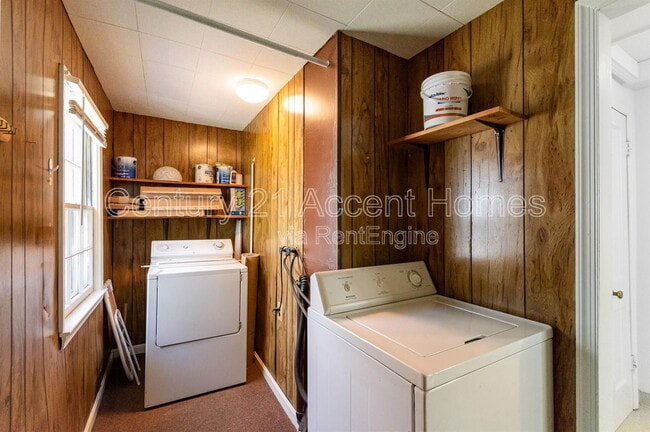 Building Photo - 7800 Schelhorn Rd