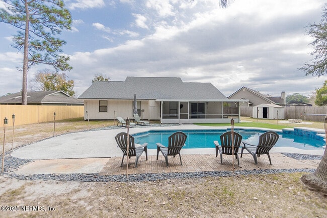 Building Photo - 8330 Cross Timbers Dr W