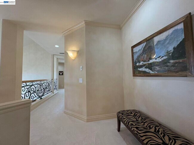 Building Photo - 3511 Country Club Pl