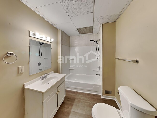 Building Photo - 4727 Cedar Wood Dr SW