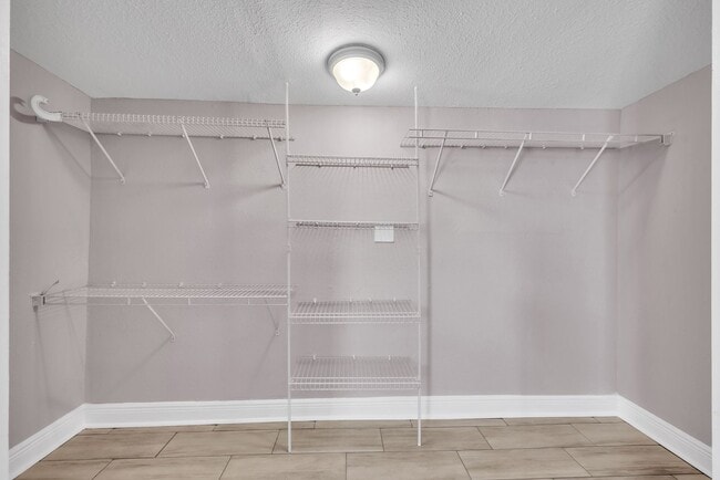 Building Photo - Charming & Deceptively Spacious 4BR Home in South Seminole Heights – Fully Renovated!