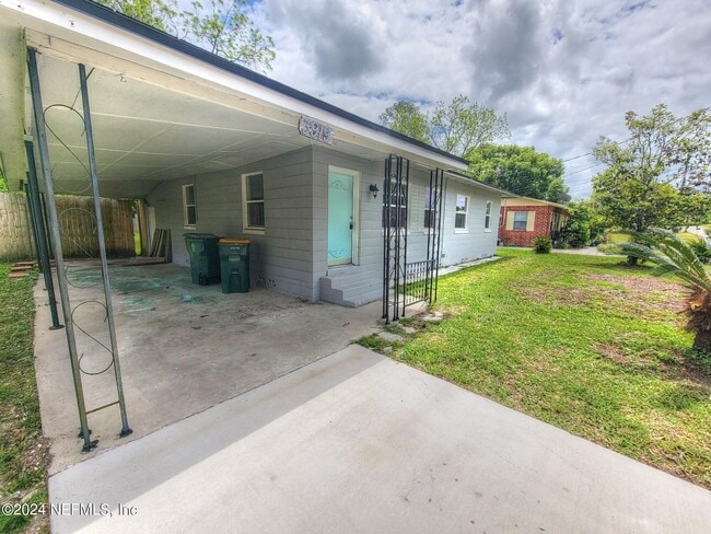 Primary Photo - 3919 Skycrest Dr