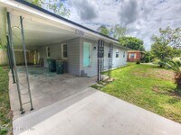 Building Photo - 3919 Skycrest Dr