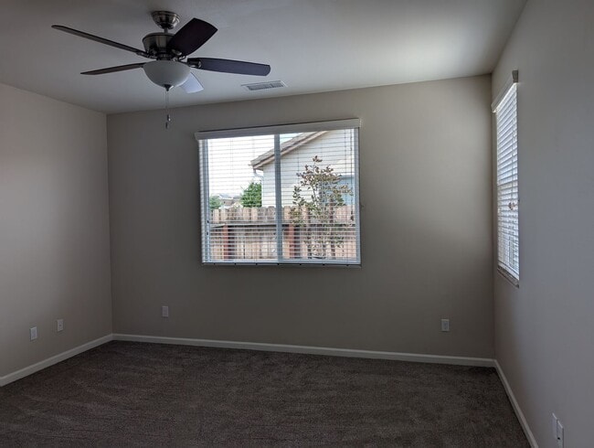 Building Photo - Modern and well appointed home in Clovis, ...