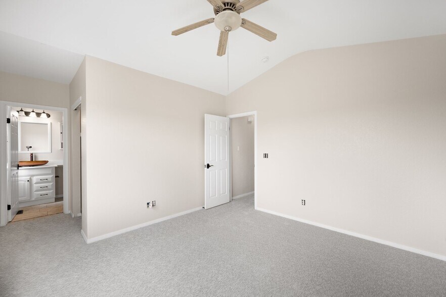 Building Photo - 6478 Silver Mesa Dr