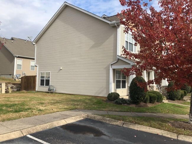 Building Photo - Nashville - 2 Bedroom Condo 2.5 Baths 37214