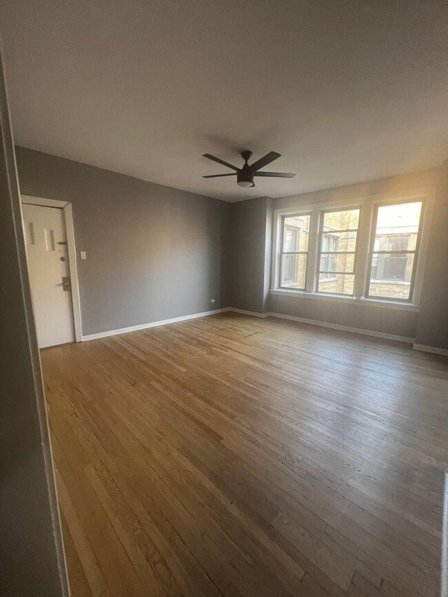 Building Photo - 2 bedroom in Chicago IL 60615