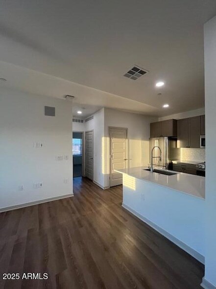 Building Photo - 1225 N Arizona Ave