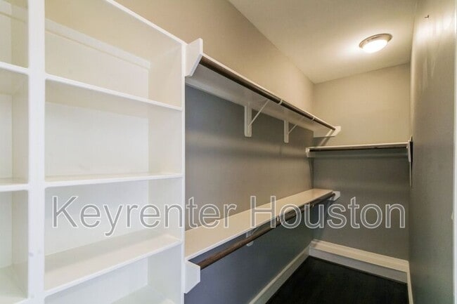 Building Photo - 4313 Floyd St