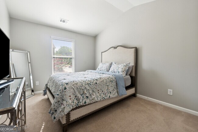 Building Photo - 1499 River Oak Ln