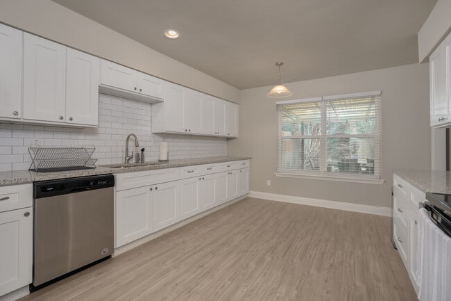 Building Photo - 11210 Cotillion Dr