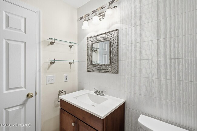 Building Photo - 69 Daniele Dr