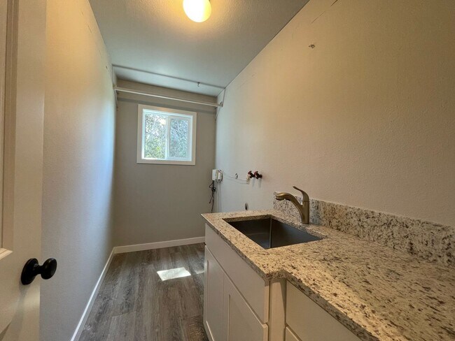 Building Photo - Private Valley Remodeled Home In Damascus 3Bd/2.5Ba with Basement!!! Beautiful Deck with Amazing ...