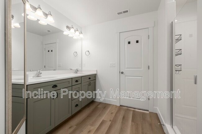 Building Photo - 1009 N Ledger Dr