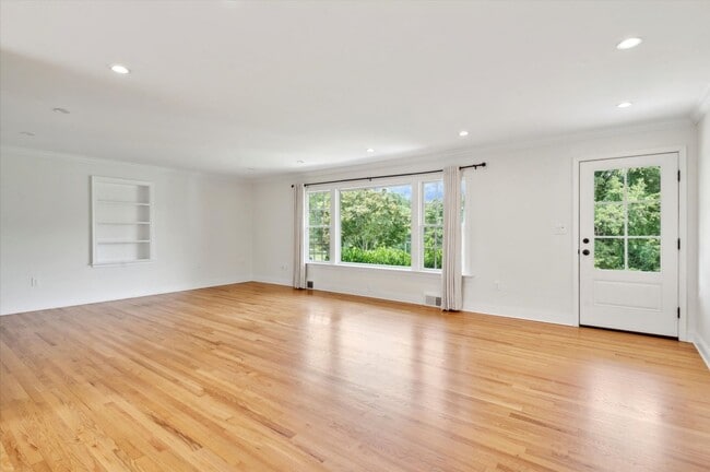 Building Photo - COMING SOON!  Single Family Home for Rent in Unionville Chadds Ford School District!