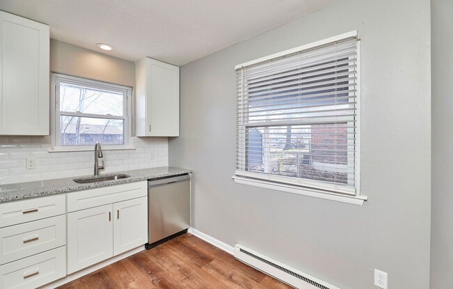 Building Photo - 3335 Boca Raton Dr