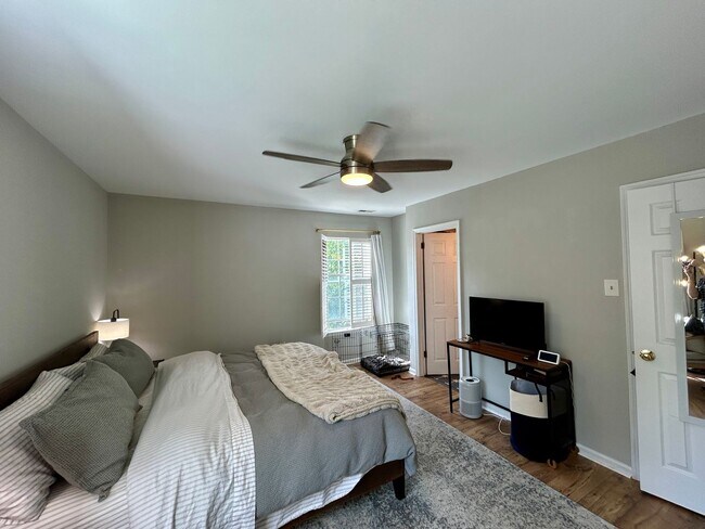 Building Photo - 3BR End Unit w/ Garage, Deck, Patio & 2 Fireplaces, Private fenced Backyard