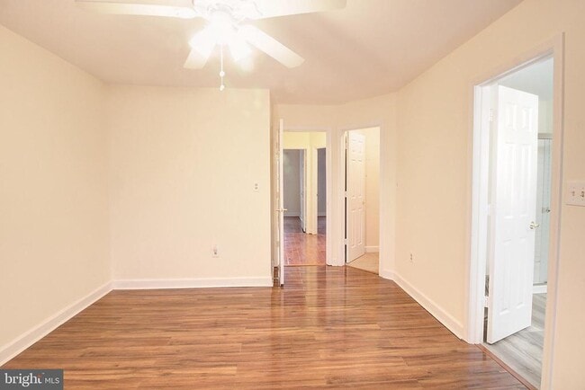Building Photo - 9261 Ridgefield Cir
