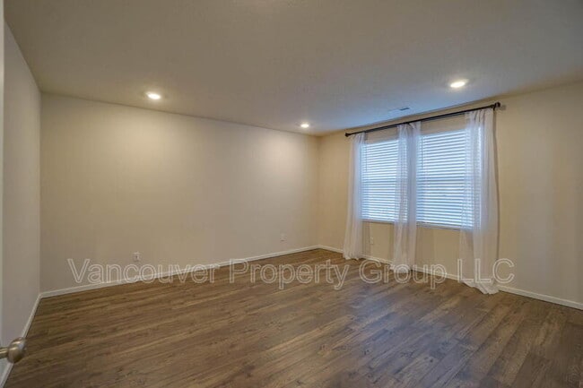 Building Photo - 4945 NE 24th Ave