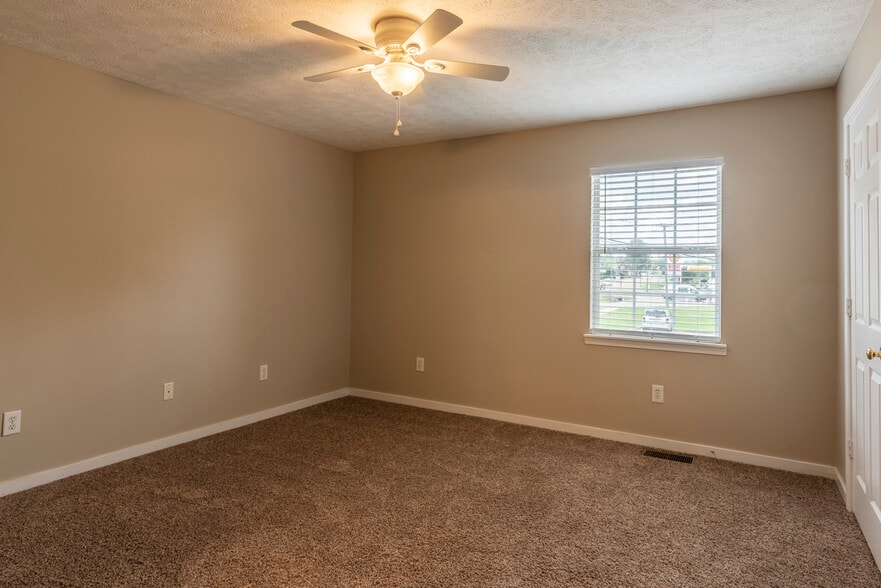 Unfurnished Unit - Living Room (Downstairs) - 1255 Louisville St