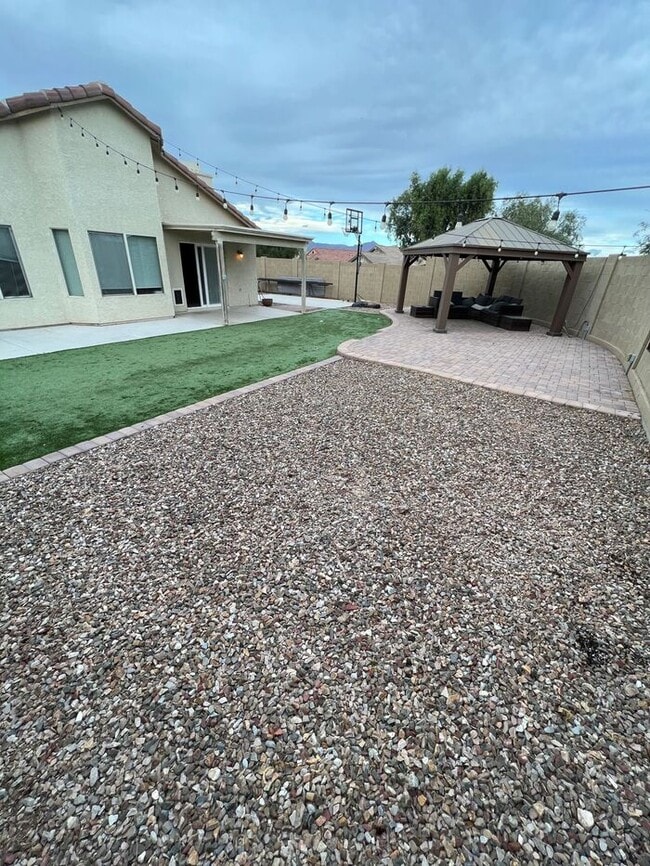 Building Photo - HOUSE FOR RENT