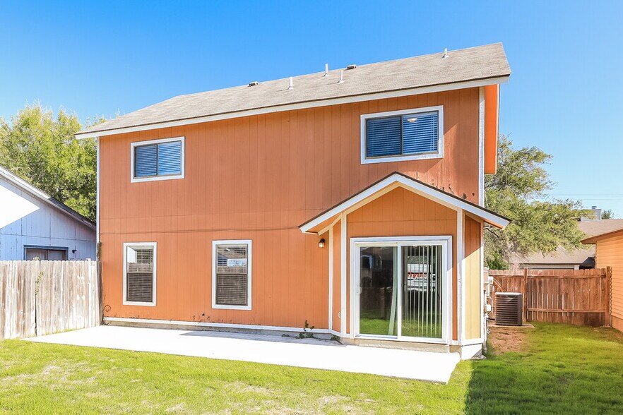 Building Photo - 3191 Beacon Field Dr