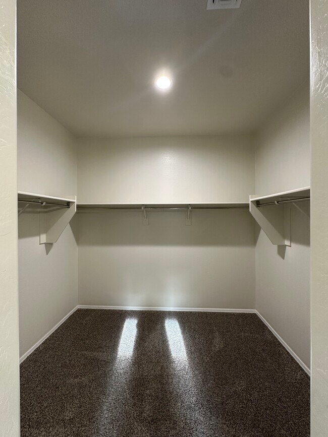 Building Photo - 24524 W Raymond St
