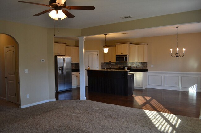 Building Photo - Great 3BR, 2.5BA home in Martinez!