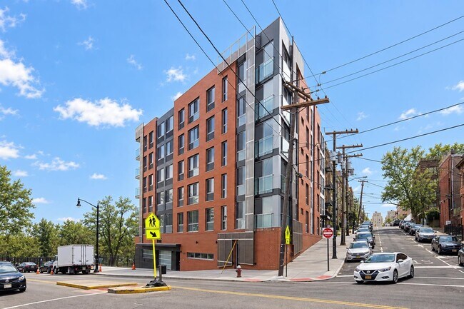 Building Photo - 461 Newark Ave