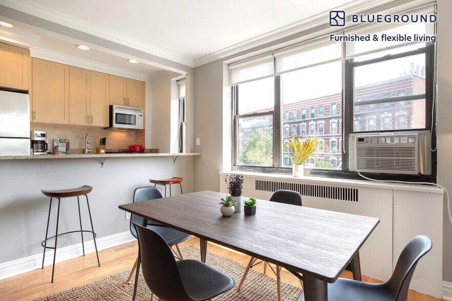 Building Photo - 10 Downing St