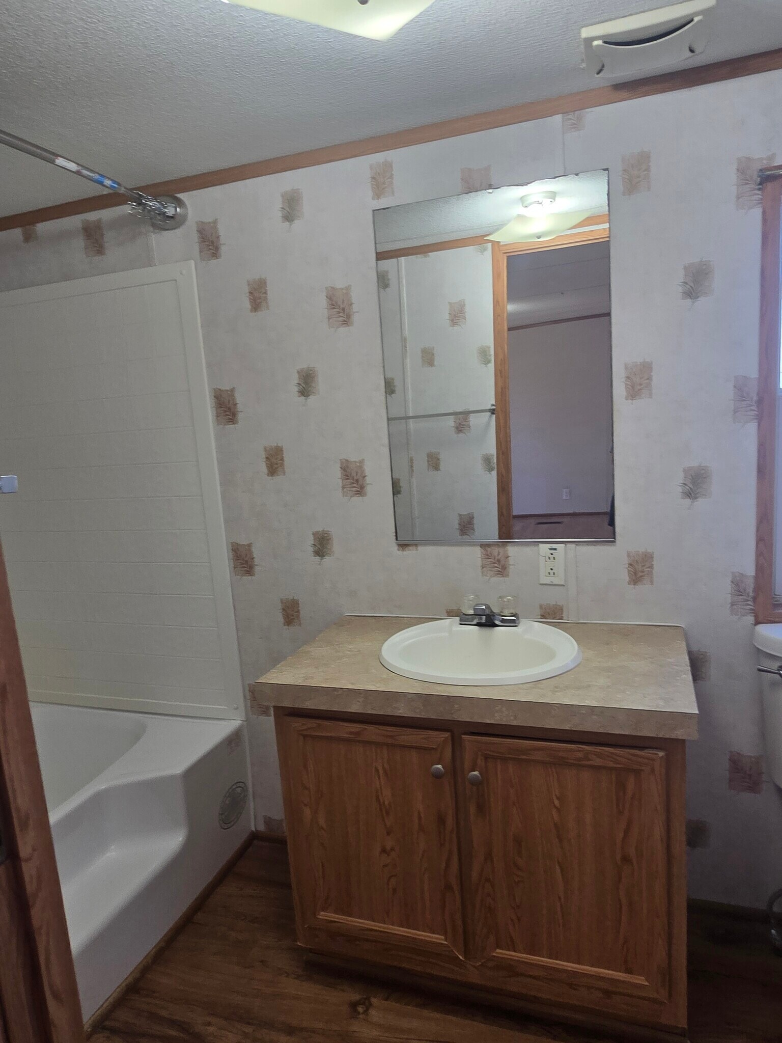 Master bath - 7275 Old Madisonville Rd