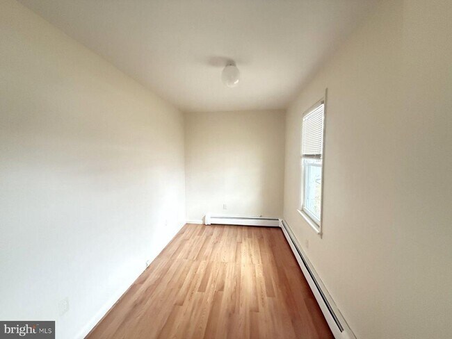 Building Photo - 1100 Grant Ave