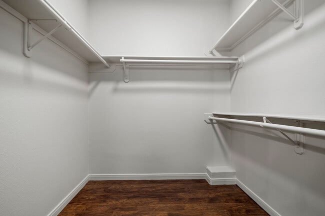 Building Photo - 14878 Granada Dr