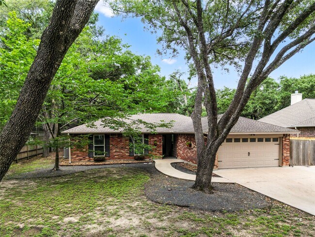 Building Photo - 112 April Wind Dr E