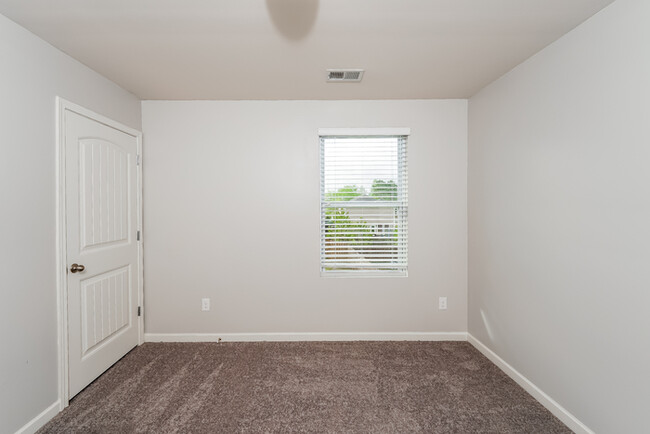 Building Photo - 432 Reed Way