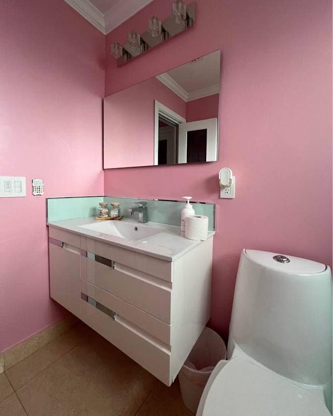 Building Photo - 1031 N 74th Terrace