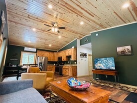 Building Photo - 9117 Nukala Rd