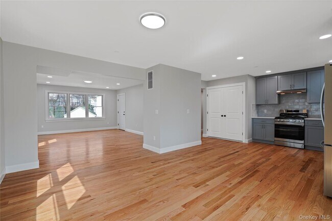 Building Photo - 80 Depeyster St