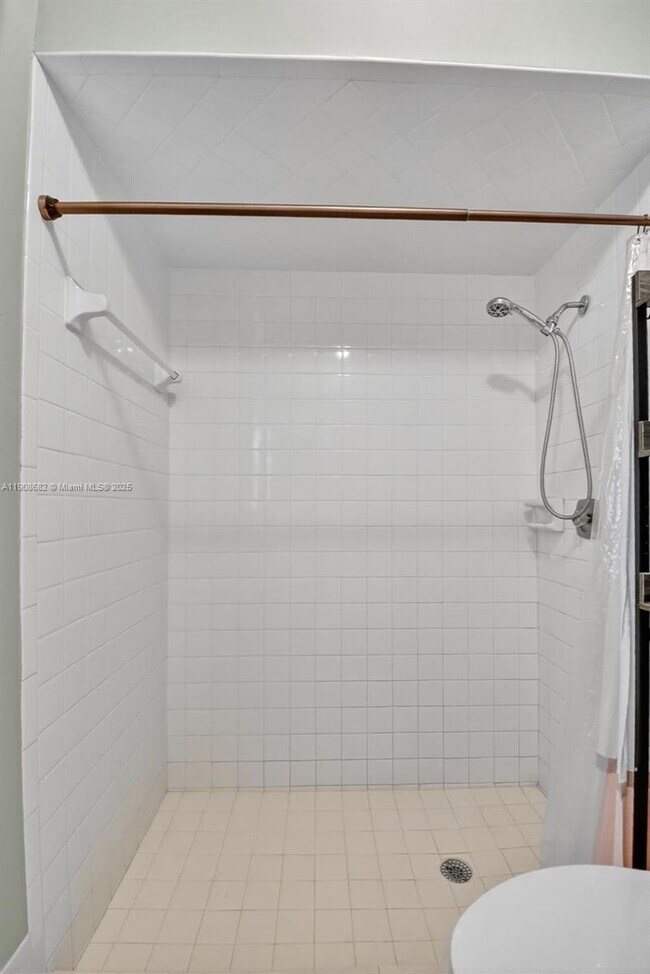 Building Photo - 6858 S Congress Ave