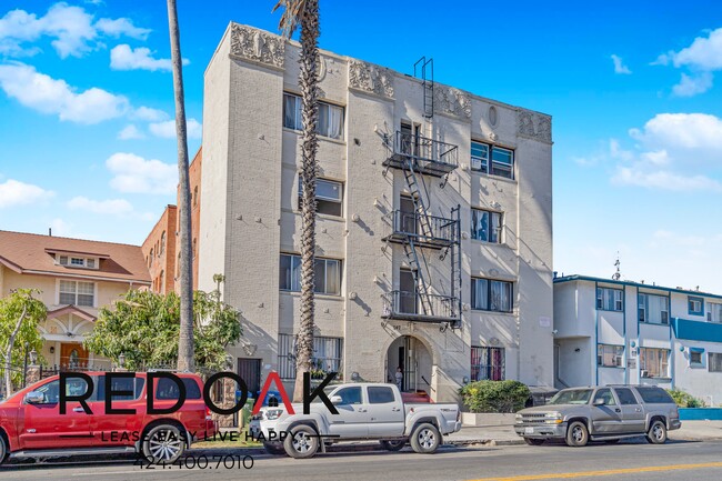 Building Photo - Welcoming Studio with Large Windows, Hardw...