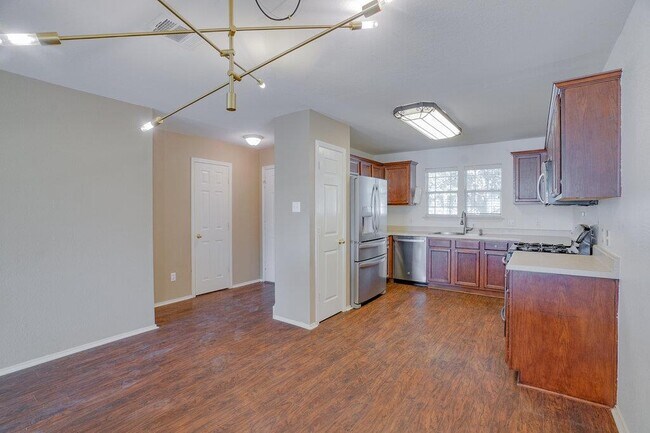 Building Photo - 1512 Davis Mountain Loop