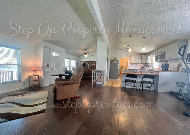 Building Photo - Charming 3 Bedroom Willow Springs Retreat ...