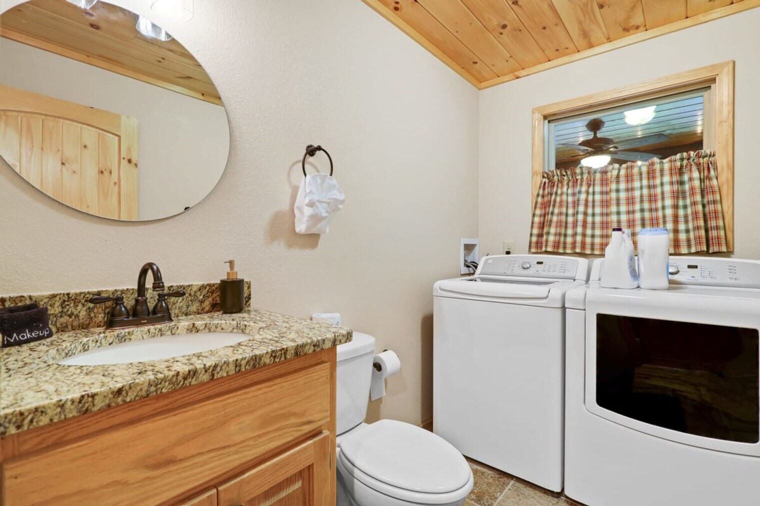 Building Photo - 437 Sheep Stomp Rd